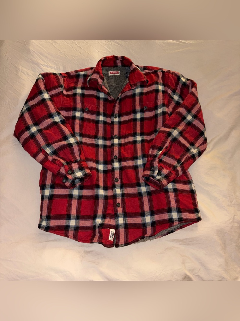 Wrangler red, black, and white plaid flannel Sherpa lined shirt in size M